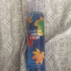 B&BW orchard leaves and blue sky Body Spray
